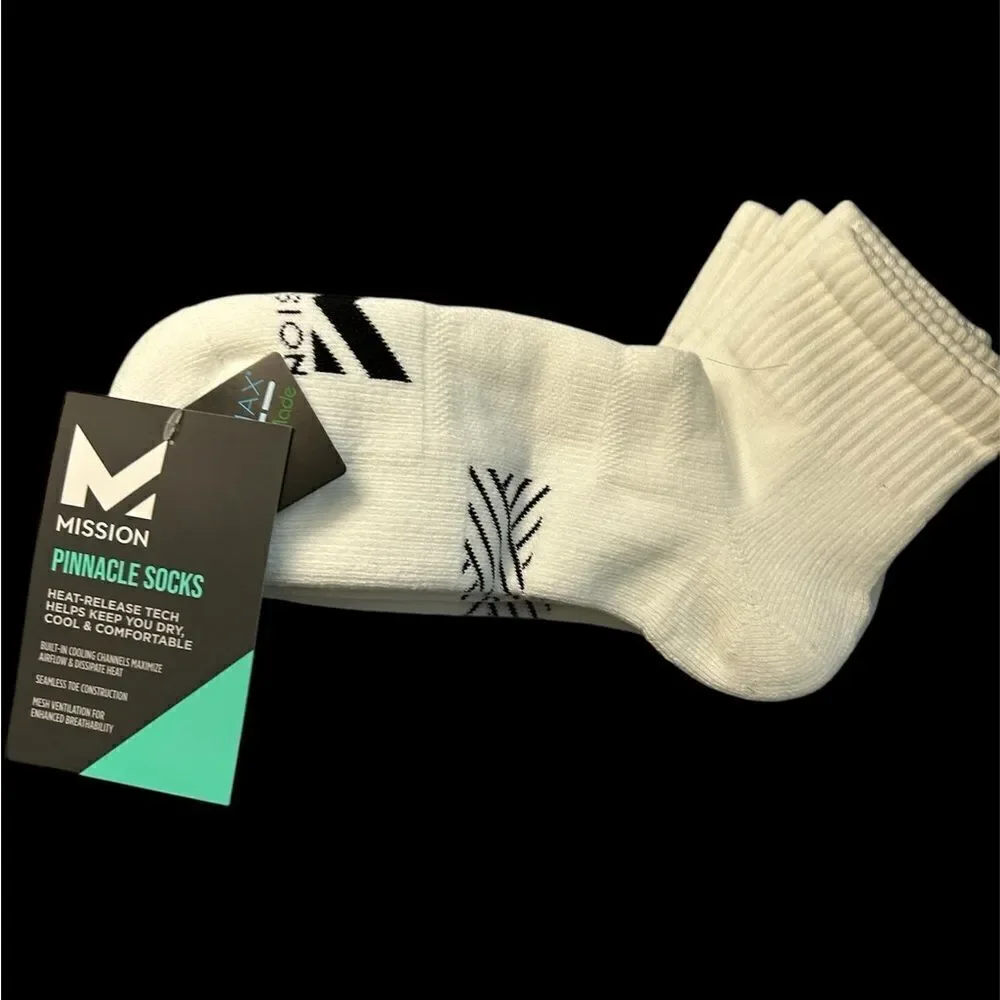 Mission Pinnacle Socks Bundle 3 packs of both Crew and ankle socks, White, NWT